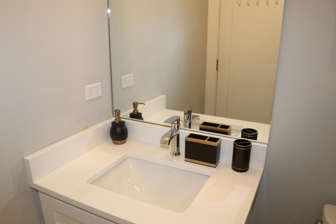 Chicago Exquisite Haven 2Bed 2Bath Near Downtown And United Center Apartment ภายนอก รูปภาพ